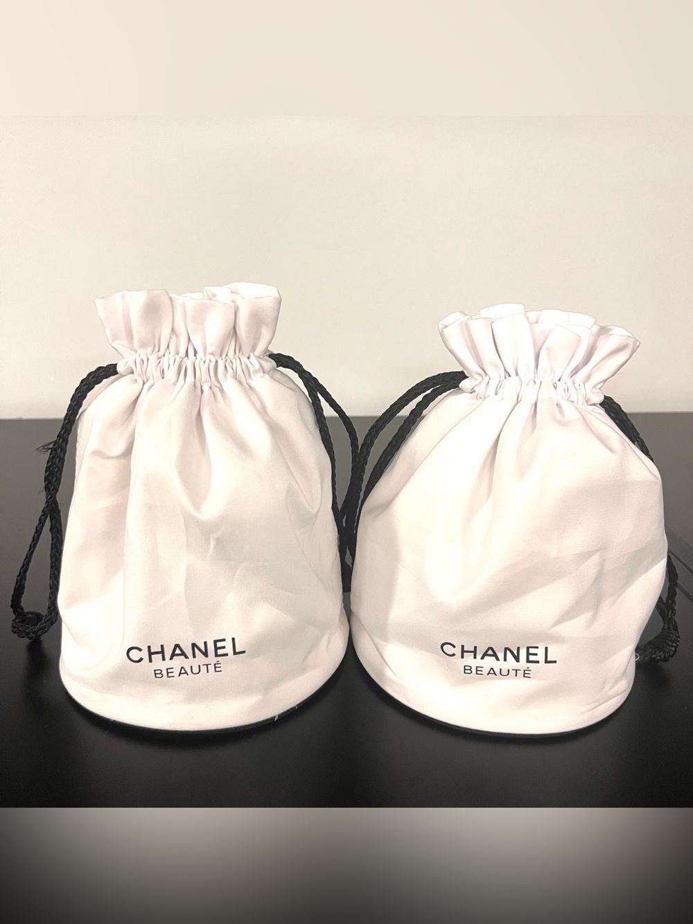 CHANEL BEAUTE COTTON DRAWSTRING/DUST BAG/POUCH - WHITE LOT OF 2
